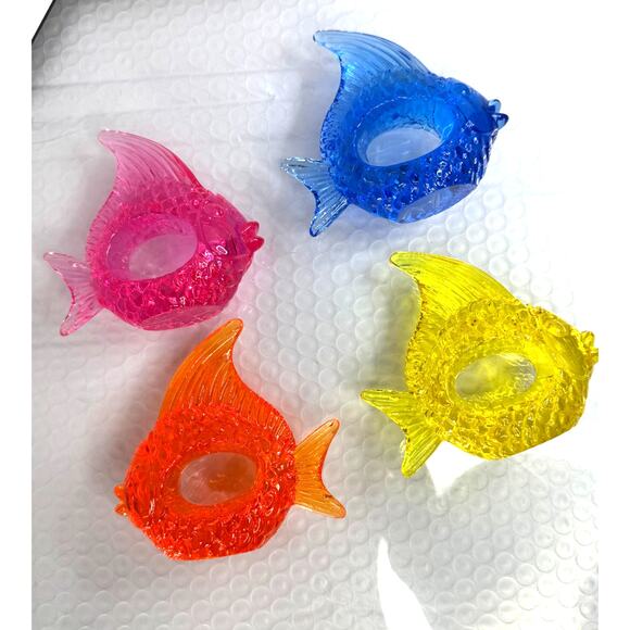 1970s Lucite Acrylic Napkin Ring Set of 4 Angelfish Nautical Sealife Retro Ocean - Picture 2 of 3